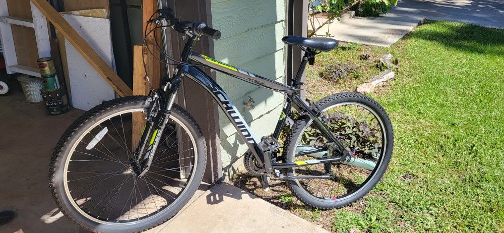 Schwinn Ranger Bicycle 26-inch Weels
