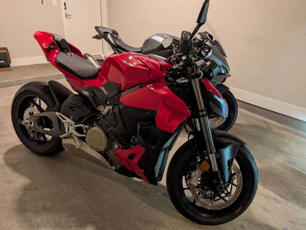 2025 Ducati Streetfighter V4 - Non S 