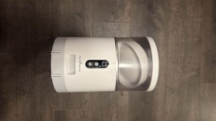 Pet Genius Smart Feeder with live WiFi Camera