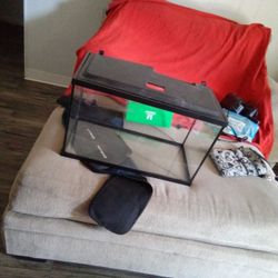 30 Gallon Fish Tank All Most New Lids 