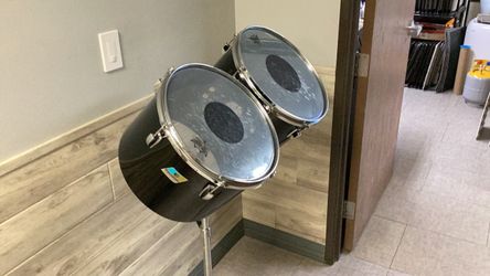 Beautiful Ludwig Vistalite concert toms from the 70’s