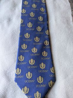 Vintage Eagles Wings 100% Silk  UConn Tie 3.5"X 58"