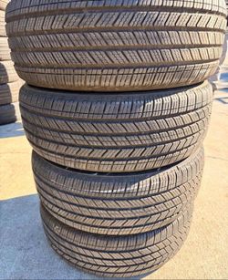 235/55/18 Hankook Selling a set of 4 tires in excellent condition 🫡