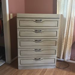 Dresser set