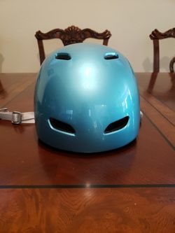 Bell GIRLS Helmet Medium