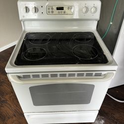 GE Electric Stove Range Oven  Works Perfect 