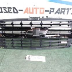 w/damage 2019 - 2020 - 21 - 2022 CHEVROLET SILVERADO 1500 Z71 FRONT GRILLE OEM AX72144