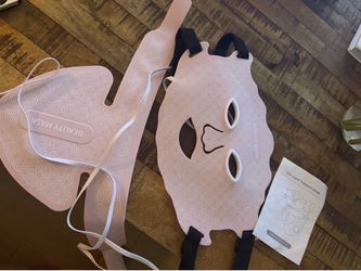 LED Light Therapy Beauty Mask – Like New