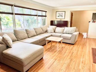 LIVING SPACES Large Light Gray Fabric Sectional Sofa