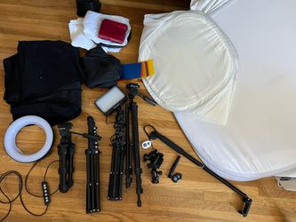 Bundle of photography equipment 2 photo cubes, phone holder, lights, tripods