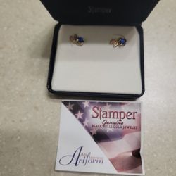Black Hills Gold 10 K Gold Earrings.  Brand New.  Weight Is 1.5 Grams 