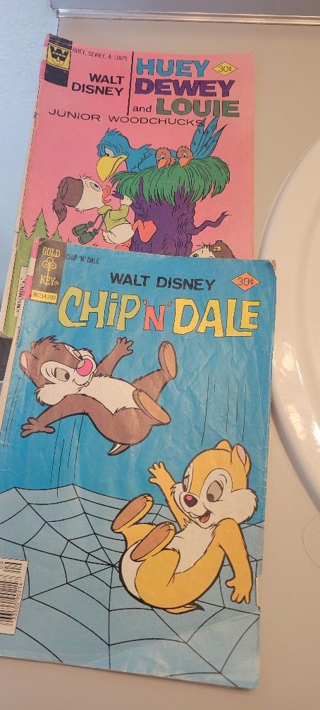Walt DISNEY COMICS