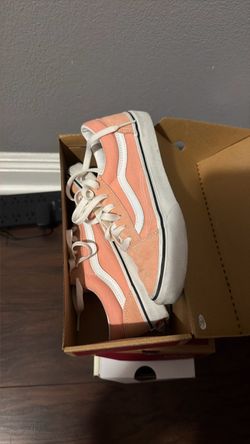 Women Vans Size 4y size 5.5 in women