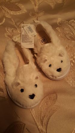 Baby gap brand new faux fur slippers