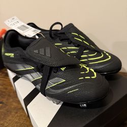 Predator Pro Fold-Over Tongue Firm Ground Cleats