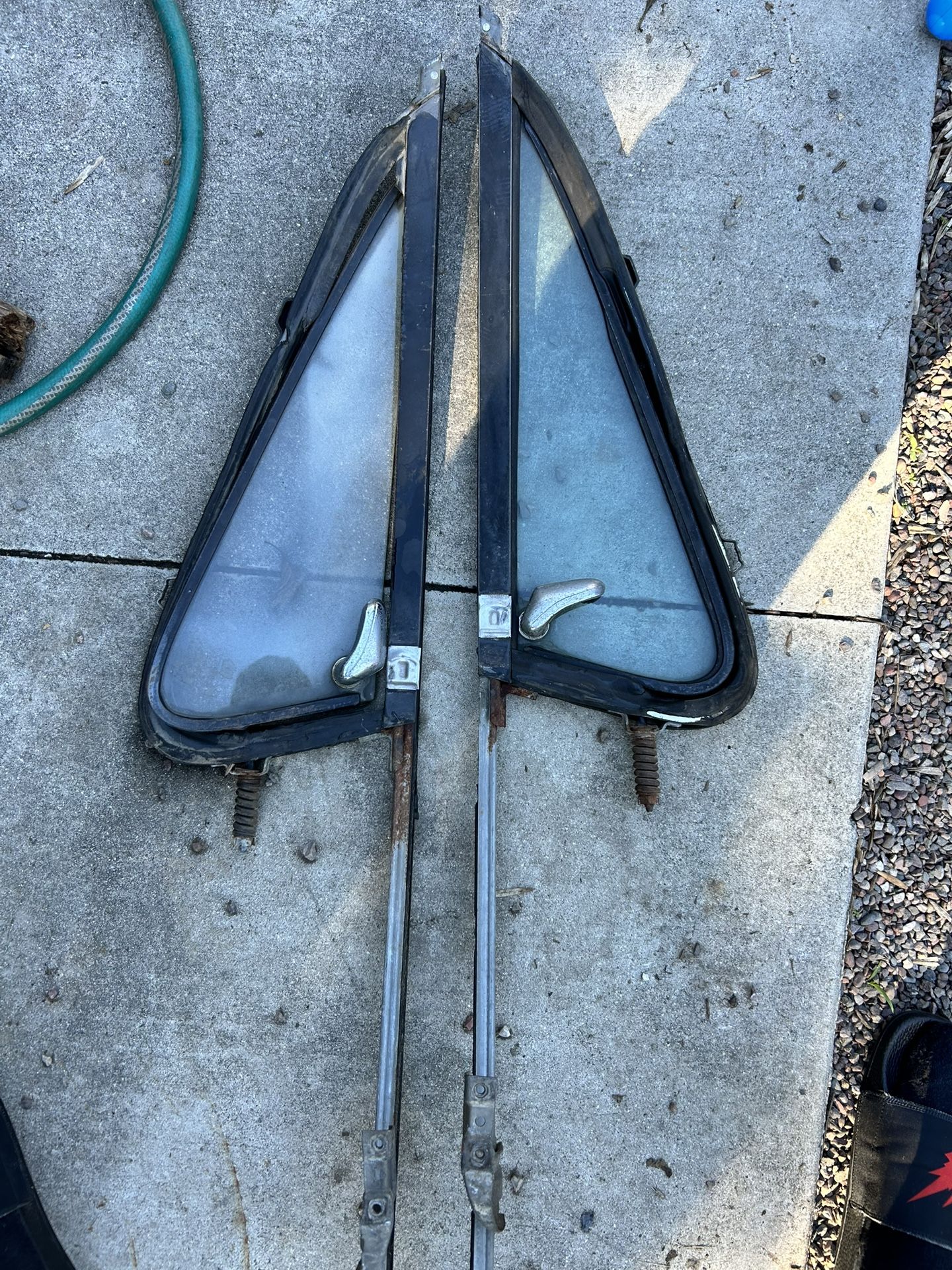 Square Body Wing Windows 