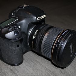 Canon EOS 7D with EF-S 10-22mm Lens