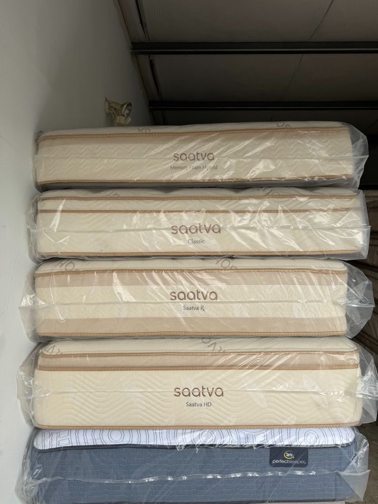 Saatva Mattress Sale - LIKE NEW! Delivery Available