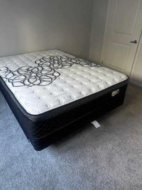 Queen Size Pillow Top 12" Thick. All Sizes Available. Same Day Delivery New Mattress In A Plastic Sealed