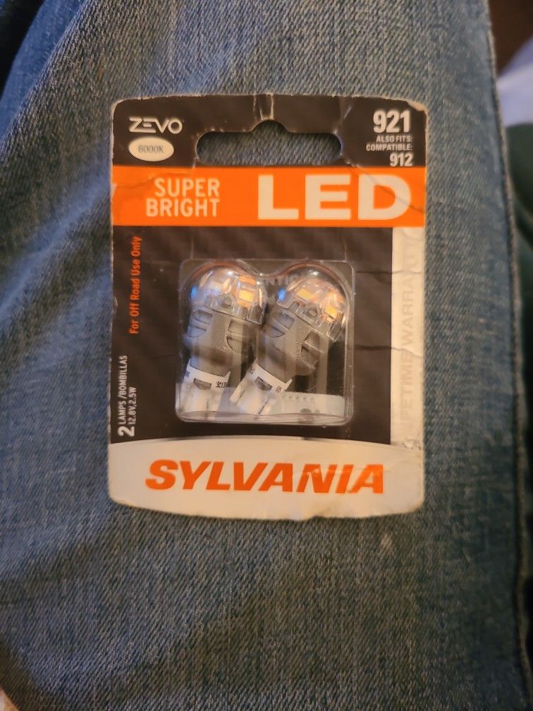 921 or 912 super bright LED light bulb by Sylvania
Car Model: 2500 HD, C1500, Gmc Sierra, Honda Crv, Z71
Bulb Type: LED
Features: Interior Cabin