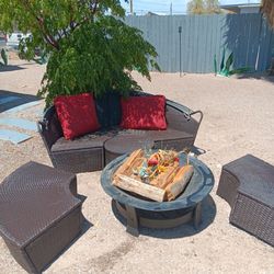 Patio  set  in very good condition  only the cushions are missing