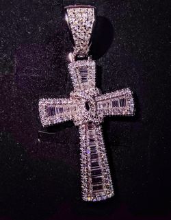Luxury Shine: 1.34CT Baguette Moissanite Solid Silver Cross
