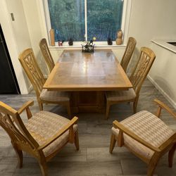 SOLID OAK DINING TABLE & CHAIRS SEATS 6