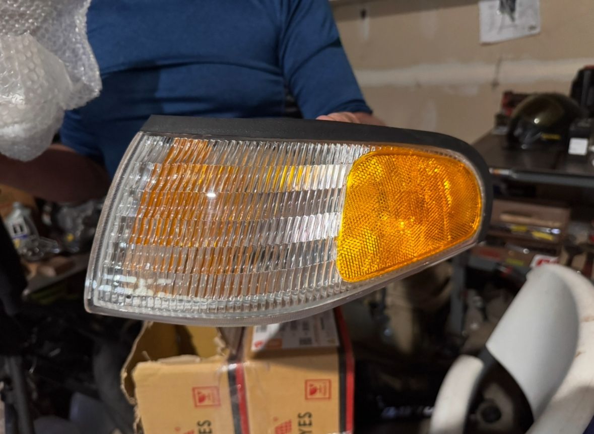 1998 Ford Mustang Right And Left Headlights