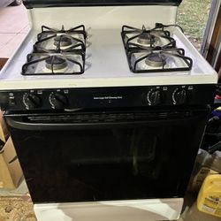GE Spectra White Stove (Still Available)