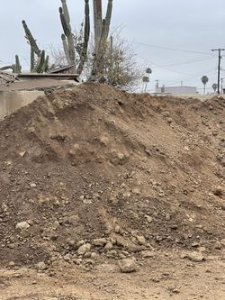 Free Dirt !!! For leveling Etc.