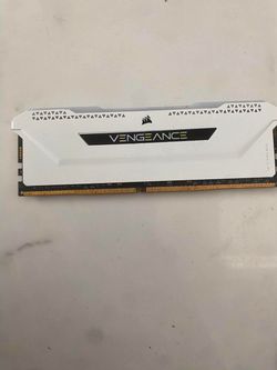 CMH32GX4M2D3600C18W  CORSAIR 16GB DIMM (PC4 28800 DDR4 3600)