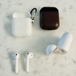 Apple AirPods Second Generation - Excellent Condition