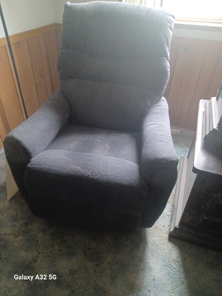 1 Used Recliner