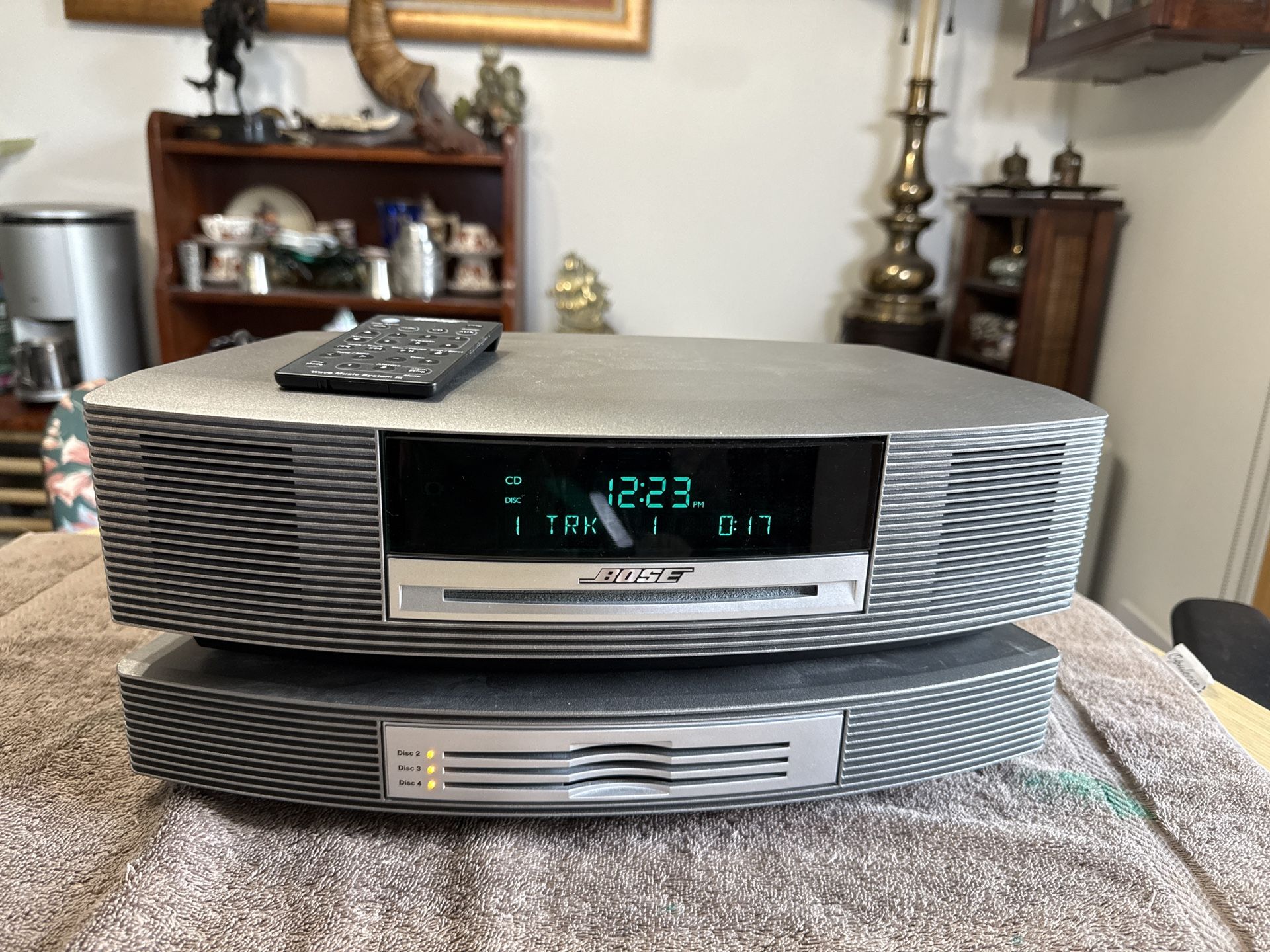 Bose Wave Music System III CD AM/FM Radio With Multi-CD Changer & Remote Control