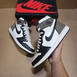 Jordan 1 Retro OG High Dark Mocha Size 10.5 OG ALL  