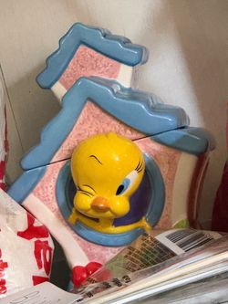 Vintage Warner bros looney tunes tweety blue house