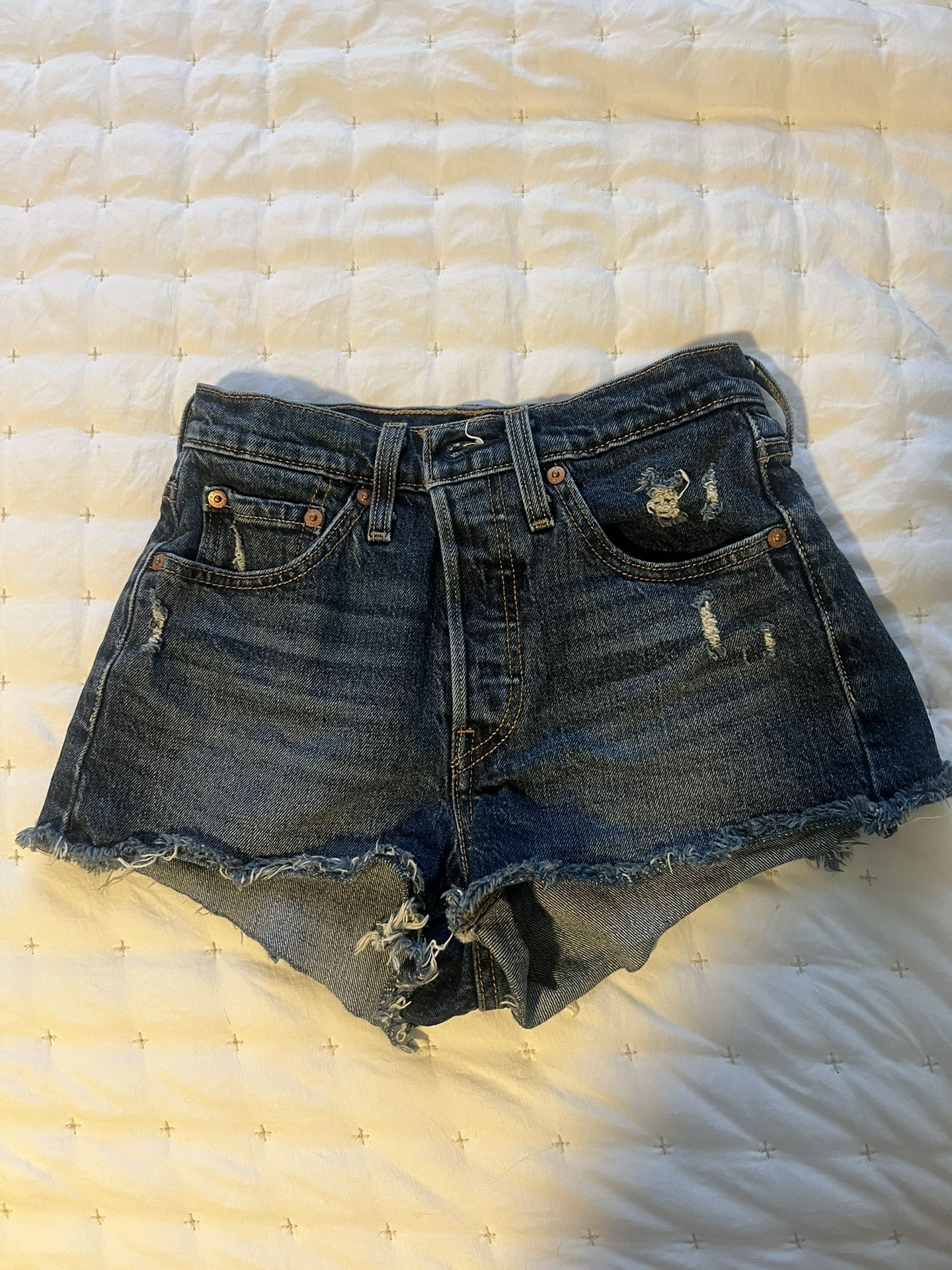 Women Levi Jean Shorts, Size 24