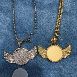 Gold or silver memory pendant