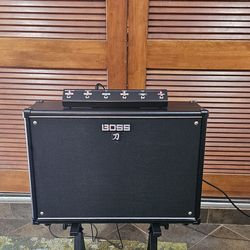 2x12 100watt Boss Katana w/foot switch & stand