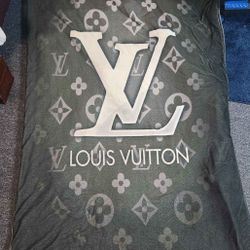 Used LV Carpet 