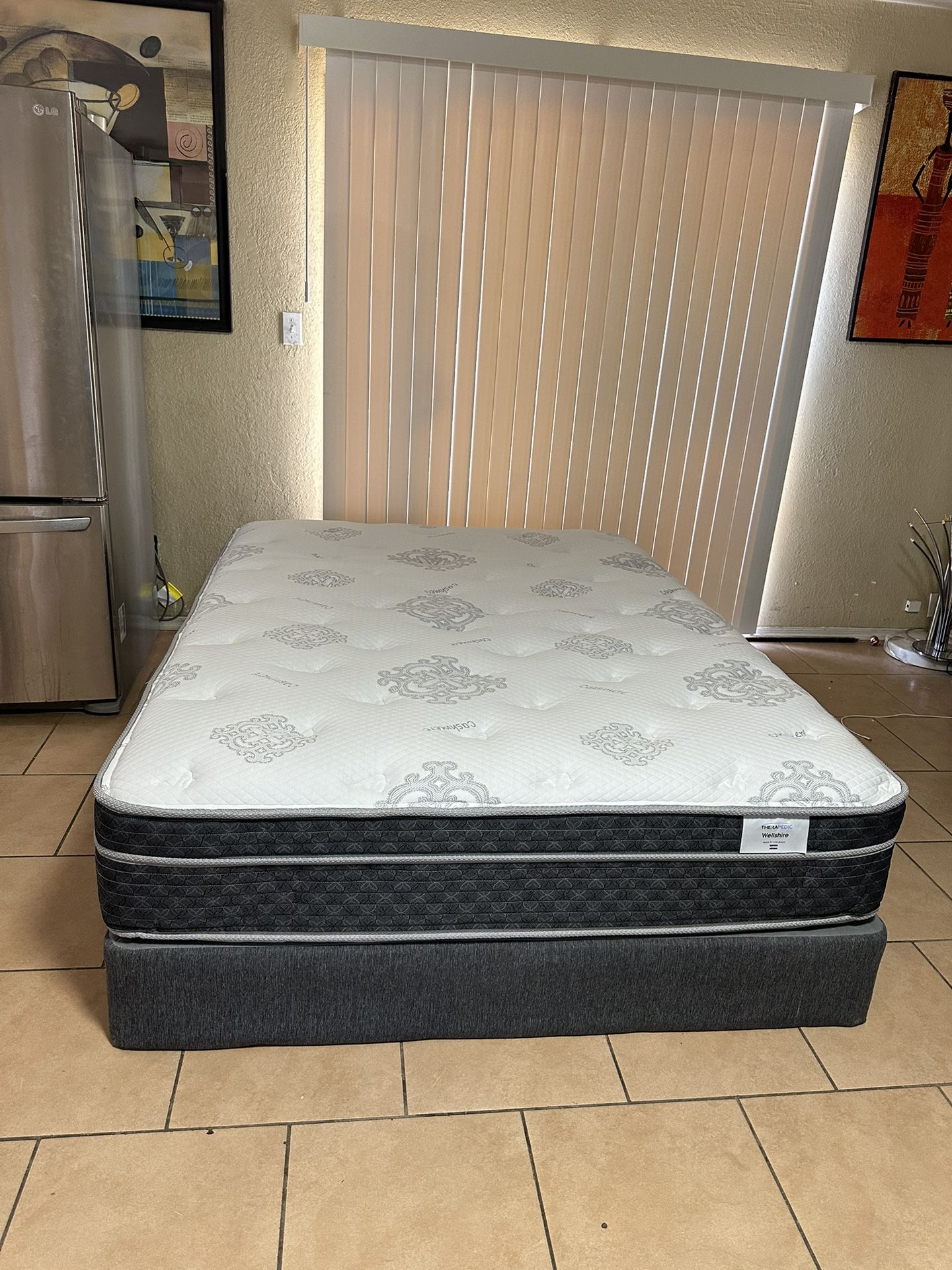 QUEEN SIZE SET, THERAPEDIC BRAND