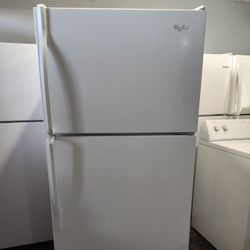 Whirlpool Top Freezer Refrigerator With Ice Maker 