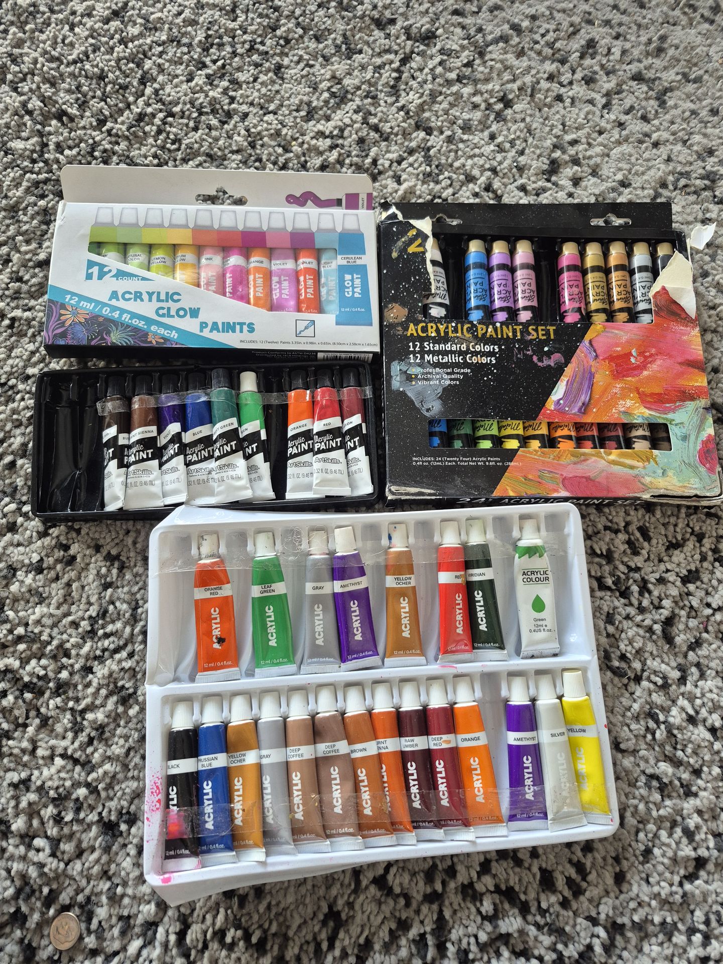 Acrylic paint supplies