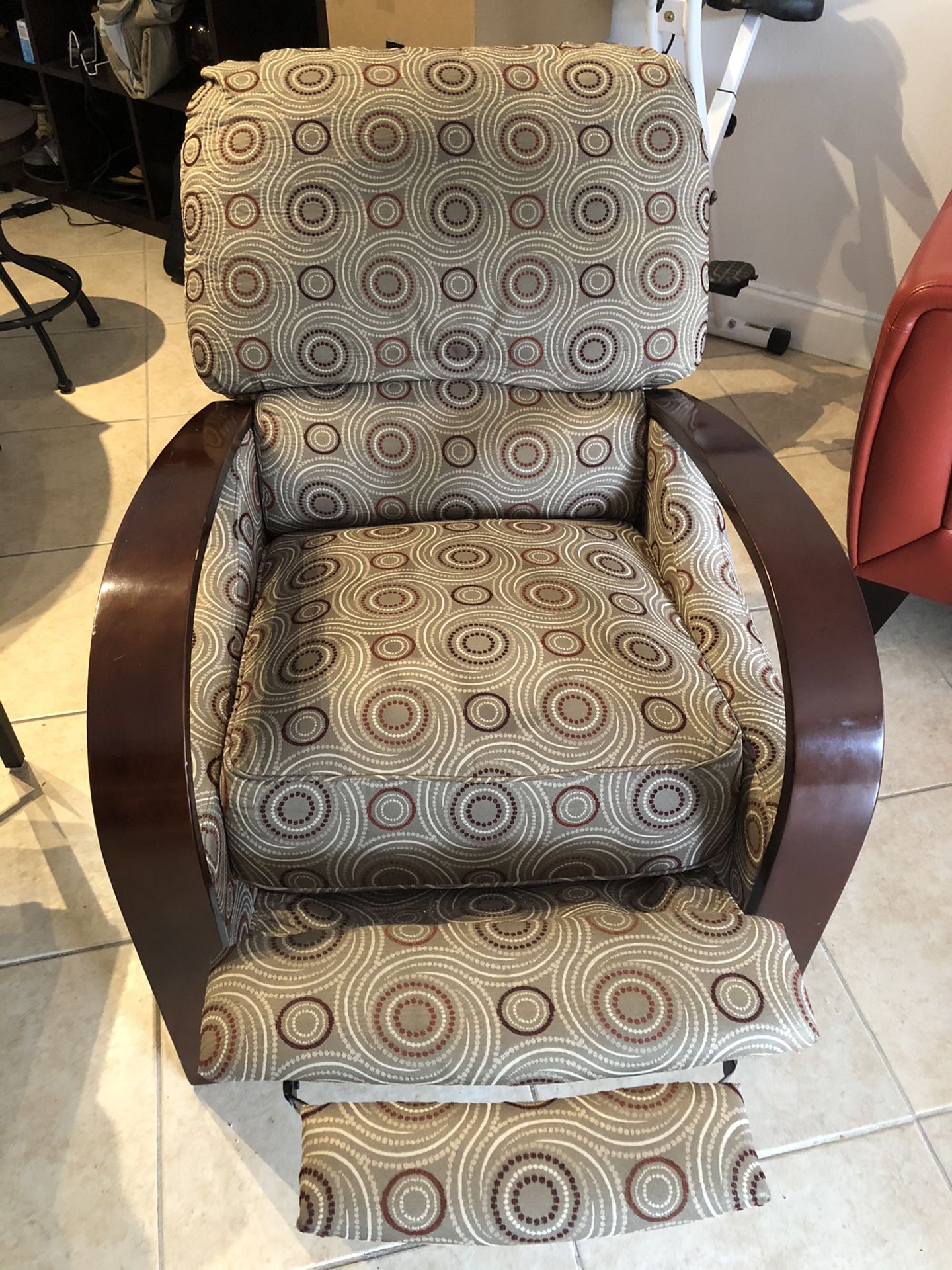 Recliner excels condition