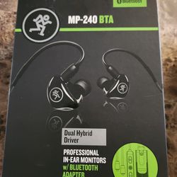 Mackie MP 240 Profesional Headphones/Bluetooth 