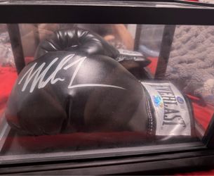 Mike Tyson Beckett coa boxing glove