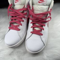 Nike Blazers Size 9.5 Women’s 