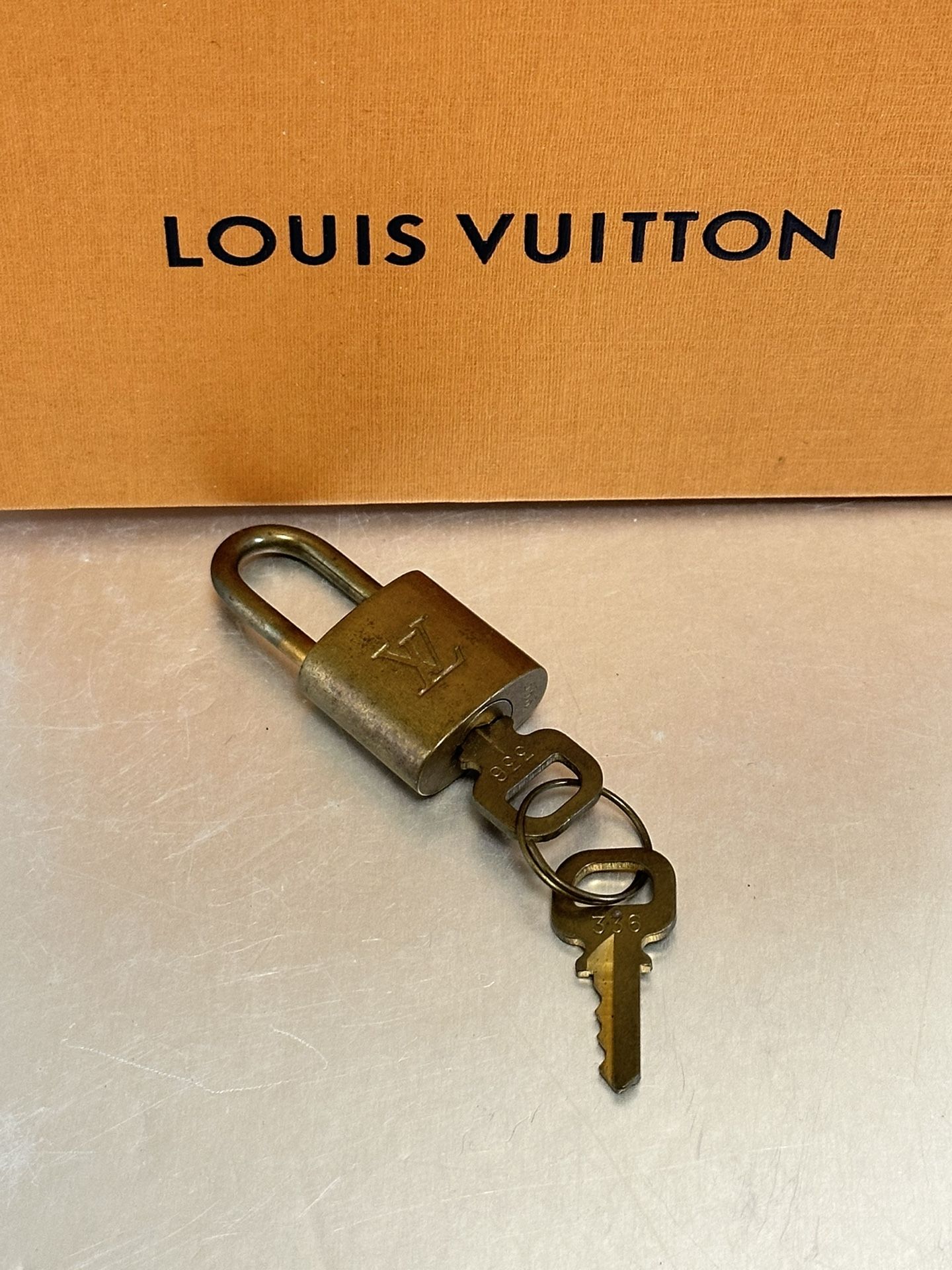 Louis Vuitton Handbag Duffle Travel Bag Suitcase Padlock / Lock & Key Set Brass Authentic 