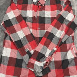 Eddie Bauer red and black plaid flannel shirt, Size LT #flannel