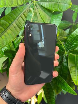 iPhone XR - Unlocked - 64GB